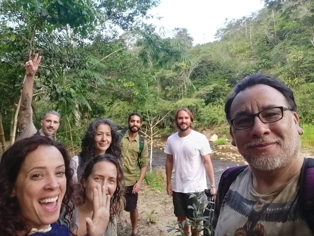 Grupo de participantes en la selva